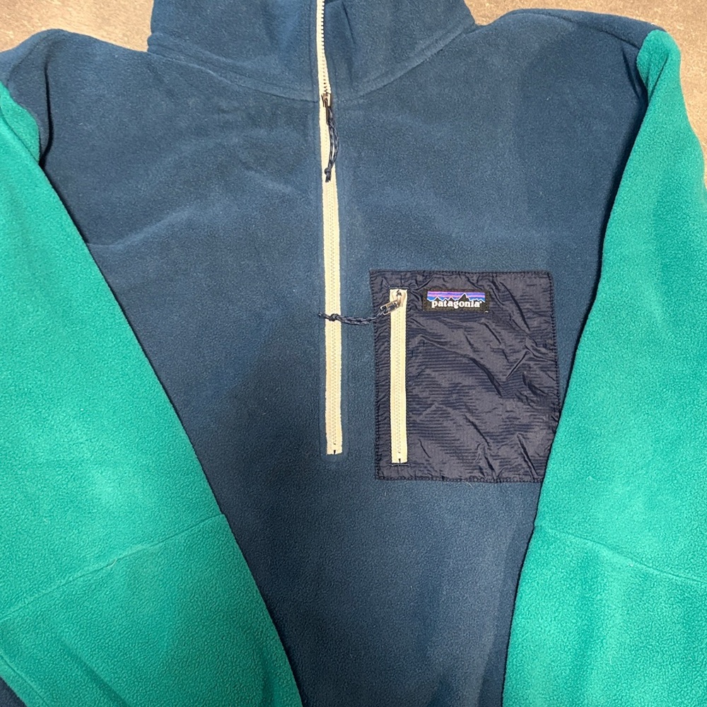 Patagonia Teal and Navy Adult Fleece Jacket Size XL